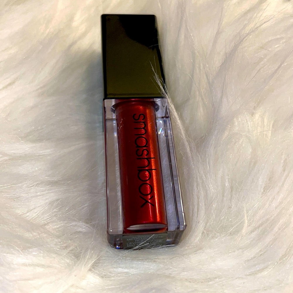 Vino Noir Always On Longwear Matte Liquid Lipstick, Metallic, brand new